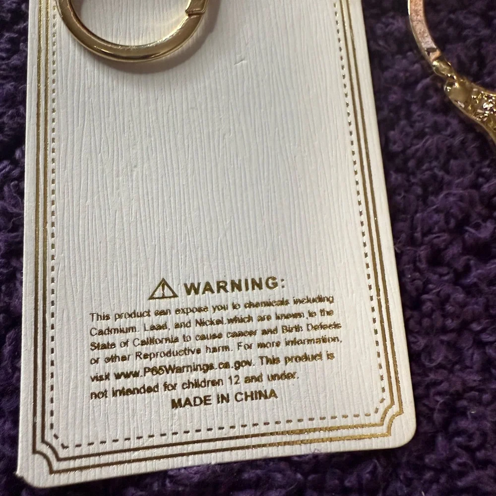 Gold Handbag Charm Keychain with Intricate Design - Picture 4 of 5